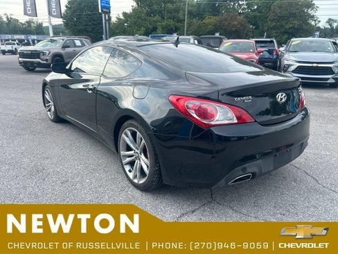 Used 2012 Hyundai Genesis 3.8 RWD image 13