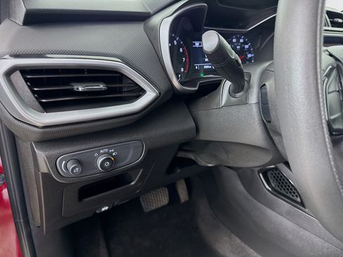 Used 2021 Chevrolet TrailBlazer LS FWD image 12