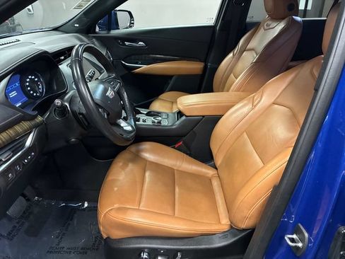 Used 2022 Cadillac XT4 Premium Luxury w/ Technology Package AWD/4WD image 9