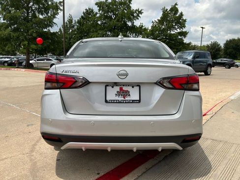 Used 2025 Nissan Versa SV FWD image 7