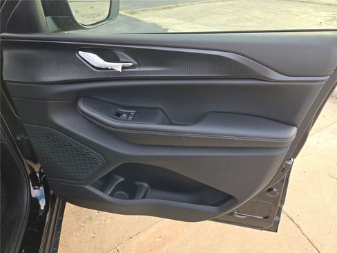 New 2025 Jeep Grand Cherokee Laredo w/ MOPAR Finishing Package image 4