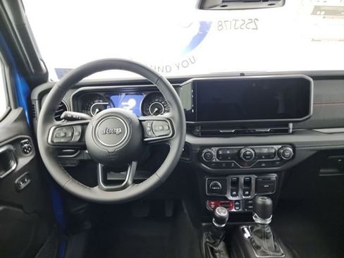 New 2025 Jeep Wrangler Rubicon w/ Xtreme 35 Tire Package image 20