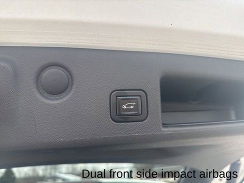 Used 2021 Chevrolet Equinox LT w/ Driver Convenience Package AWD/4WD image 28