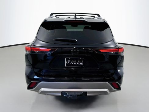 Used 2026 Toyota Highlander Platinum AWD/4WD image 6