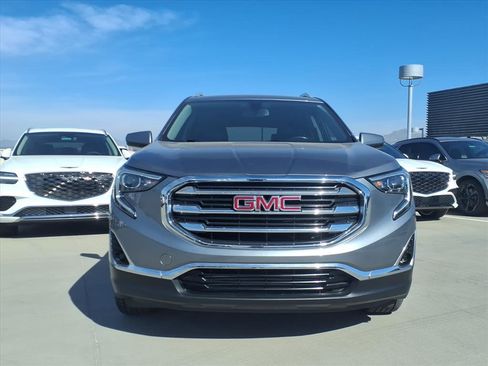 Used 2019 GMC Terrain SLT w/ Preferred Package image 2