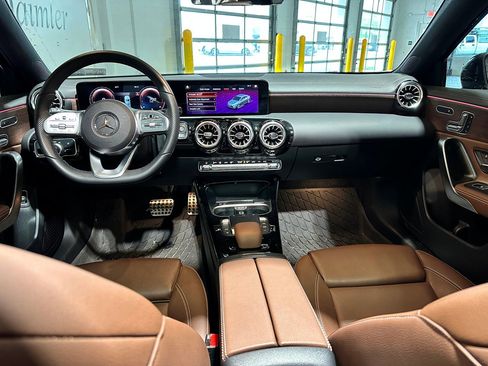 Used 2022 Mercedes-Benz A 220 4MATIC image 5