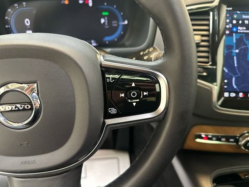 Used 2023 Volvo XC90 T8 Plus image 22