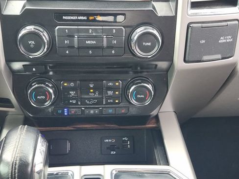 Used 2015 Ford F150 Lariat RWD image 19