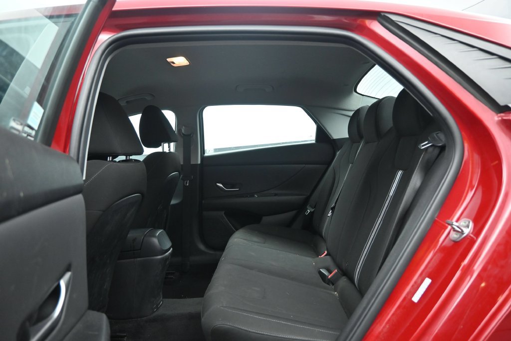 Used 2023 Hyundai Elantra SEL w/ Convenience Package FWD image 20