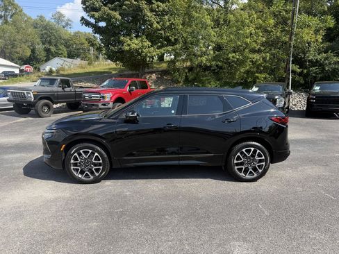 Used 2025 Chevrolet Blazer RS FWD image 2
