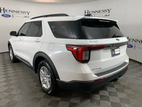 Used 2025 Ford Explorer Active image 5