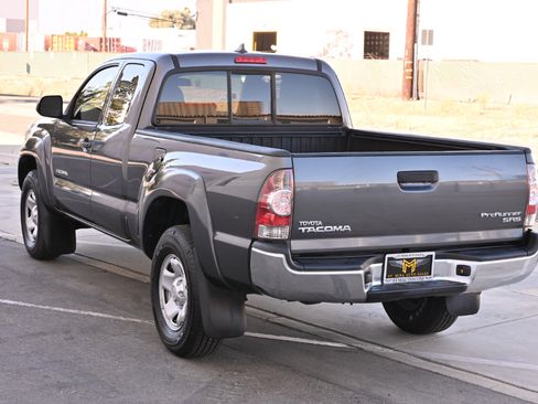 Used 2015 Toyota Tacoma PreRunner w/ SR5 Package RWD image 5