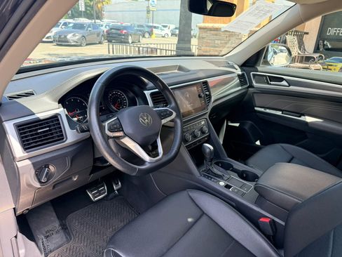 Used 2021 Volkswagen Atlas SE w/ Panoramic Sunroof Package image 11