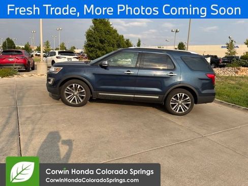 Used 2017 Ford Explorer Platinum AWD/4WD image 4