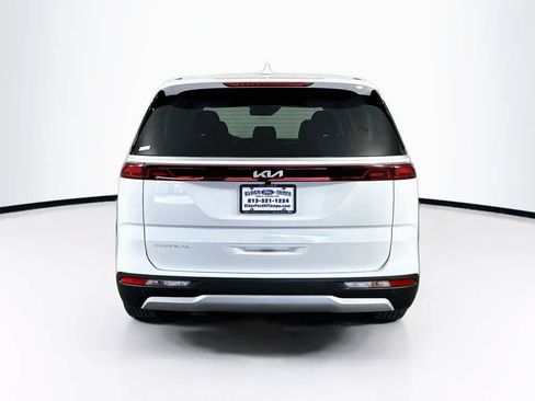 Used 2024 Kia Carnival EX FWD image 5