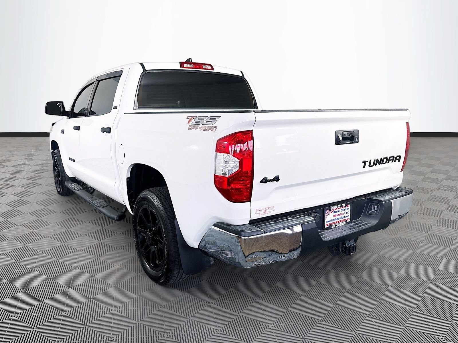 Used 2020 Toyota Tundra SR5 w/ SR5 Leather Package AWD/4WD image 5
