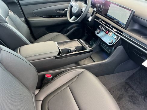 New 2025 Hyundai Tucson Limited image 15