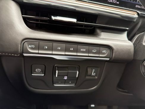 Used 2023 Cadillac Escalade Sport Platinum w/ Heavy-Duty Trailer Package AWD/4WD image 26