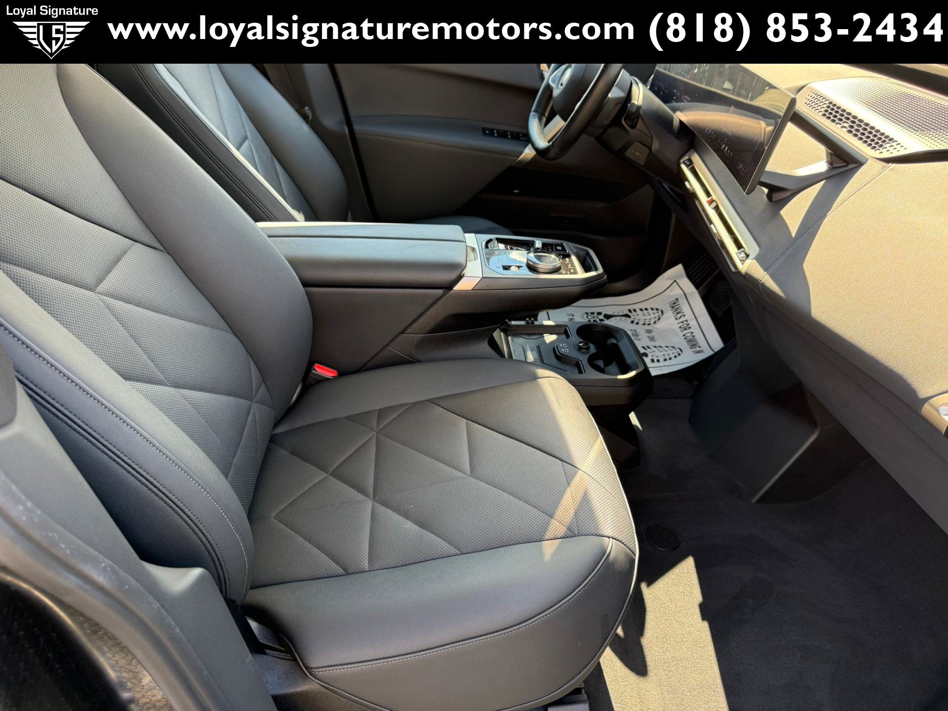 Used 2024 BMW iX xDrive50 w/ Sport Package AWD/4WD image 38