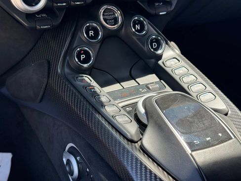 Used 2019 Aston Martin V8 Vantage Coupe RWD image 23