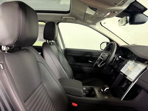 New 2025 Land Rover Discovery Sport S image 34