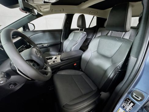 Used 2025 Lexus RZ 450e w/ Technology Package image 14