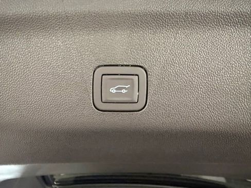New 2026 GMC Yukon XL AT4 Ultimate w/ LPO, Floor Liner Package AWD/4WD image 8