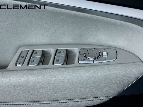 Used 2023 Genesis G70 2.0T RWD image 25