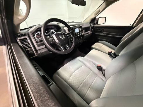 Used 2017 RAM 1500 Express RWD image 61