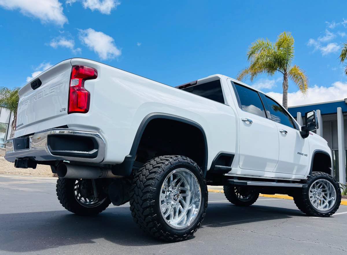 Used 2021 Chevrolet Silverado 2500 LTZ w/ LTZ Convenience Package AWD/4WD image 8