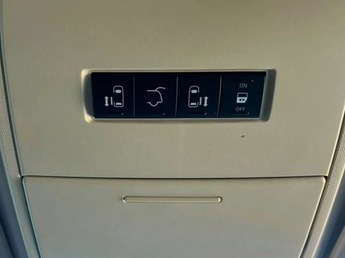 Used 2010 Chrysler Town & Country Touring Plus w/ Safetytec Group FWD image 40