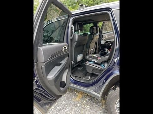 Used 2017 Jeep Grand Cherokee Limited w/ Trailer Tow Group IV AWD/4WD image 2