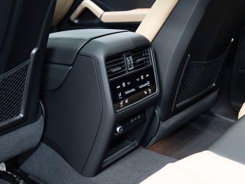 New 2026 Porsche Cayenne image 27