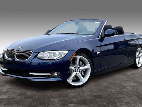 Used 2011 BMW 335i Convertible image 2