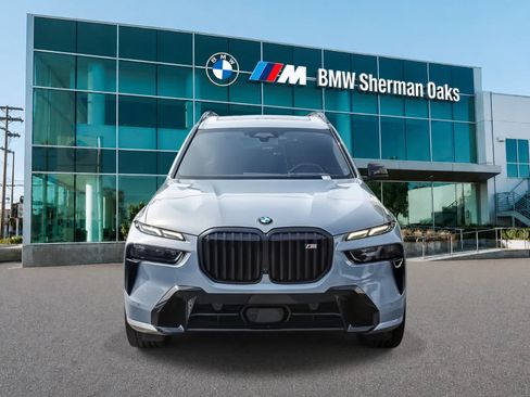 Used 2025 BMW X7 M60i AWD/4WD image 2