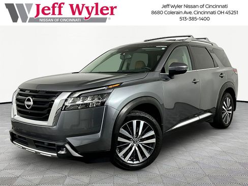 Certified 2022 Nissan Pathfinder Platinum AWD/4WD image 1