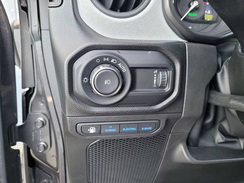 Used 2024 Jeep Wrangler Unlimited AWD/4WD image 25