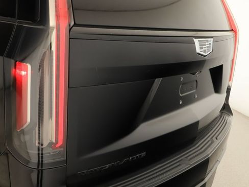 Used 2022 Cadillac Escalade Sport w/ LPO, ONYX Package AWD/4WD image 33