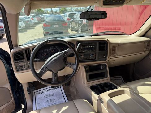 Used 2005 Chevrolet Suburban LT w/ Preferred Equipment Group image 7