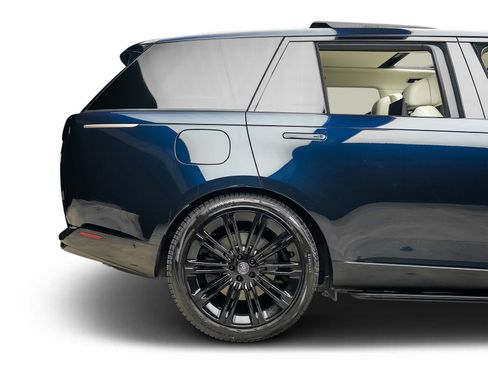 Used 2024 Land Rover Range Rover SV image 32