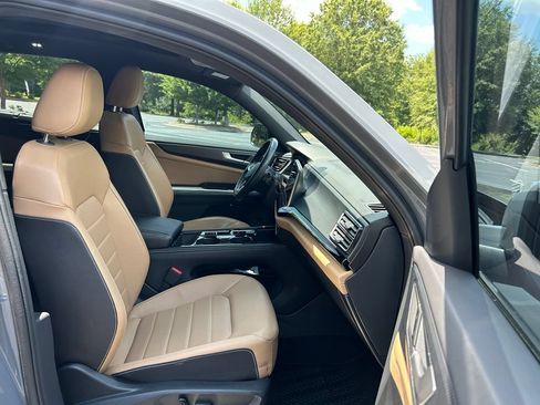 Used 2024 Volkswagen Atlas Cross Sport SEL R-Line AWD/4WD image 54