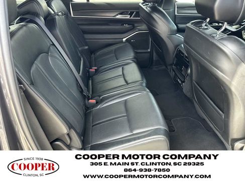 Used 2024 Jeep Wagoneer Series II w/ Flexible Seating Group image 15