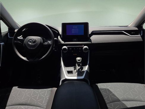 Used 2025 Toyota RAV4 XLE image 16