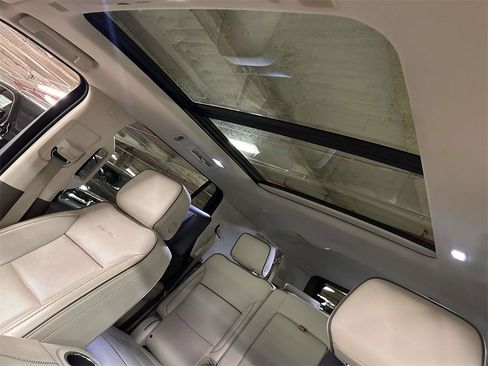 Used 2023 GMC Yukon Denali w/ Denali Reserve Package image 15