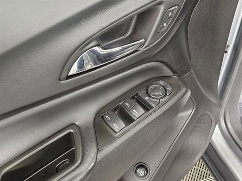 Used 2024 Chevrolet Equinox LT image 40