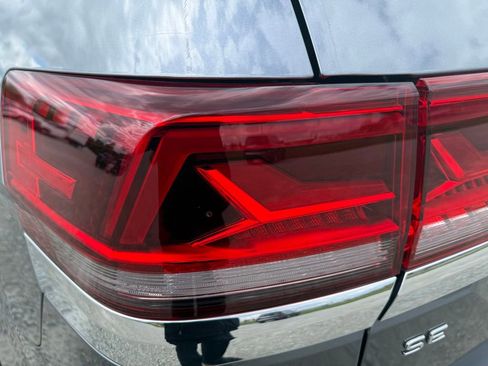 Used 2024 Volkswagen Atlas SE w/ Panoramic Sunroof Package AWD/4WD image 10