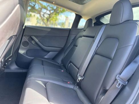 Used 2020 Tesla Model Y Long Range image 11