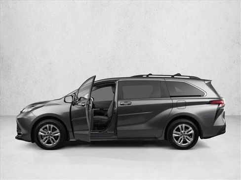 Certified 2022 Toyota Sienna XLE image 8