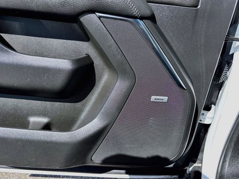 Used 2025 GMC Yukon Denali RWD image 19