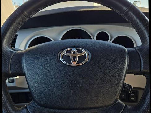 Used 2008 Toyota Sequoia SR5 image 22